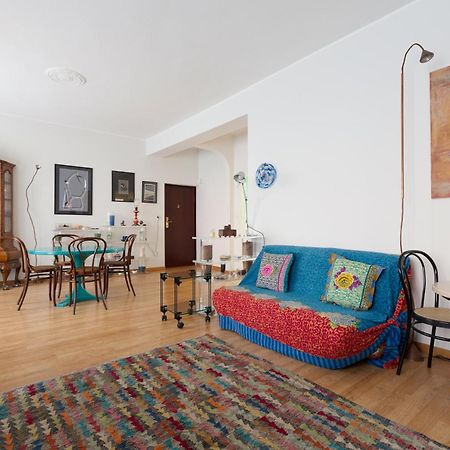 Milan-Linate Apartment With Balcony Exterior photo