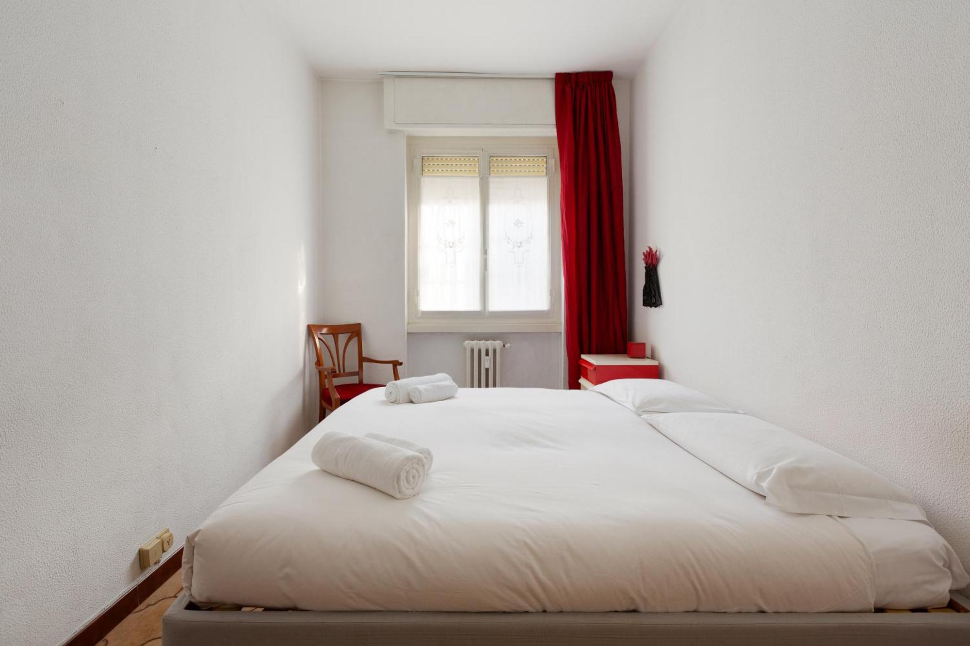 Milan-Linate Apartment With Balcony Exterior photo